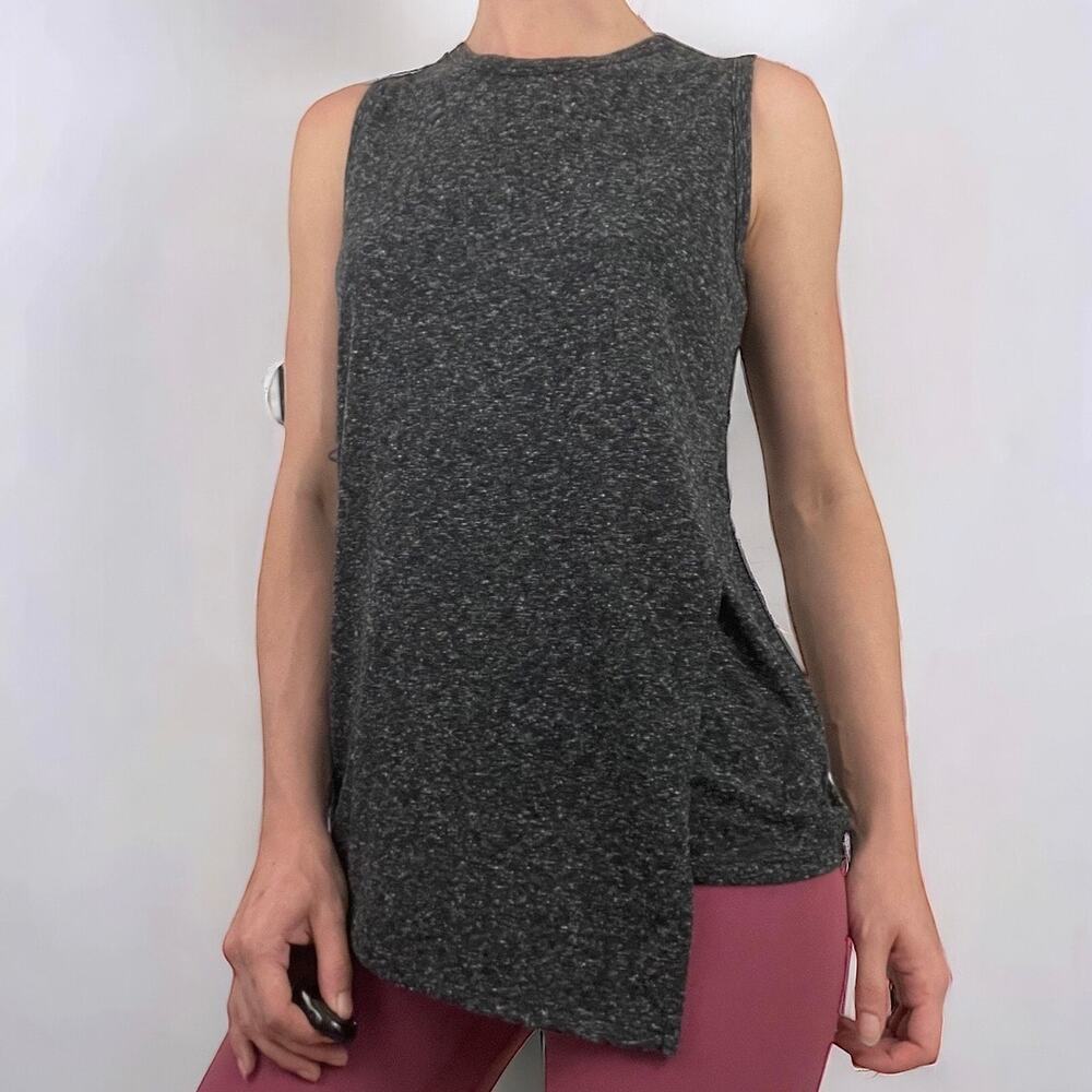 💙3 for $15 Athleta Soft Grey Asymmetrical Tank Top Blouse